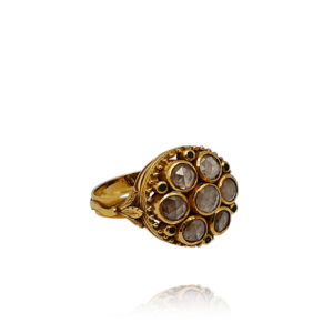 ANEL EM OURO COM DIAMANTES