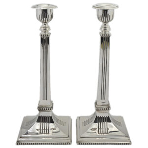 PAR DE CASTIÇAIS EM PRATA