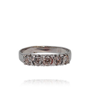 ANEL EM OURO COM DIAMANTES