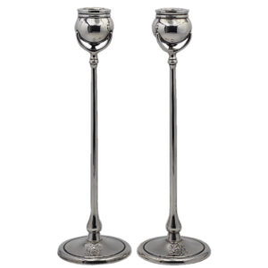 PAR DE CASTIÇAIS EM PRATA