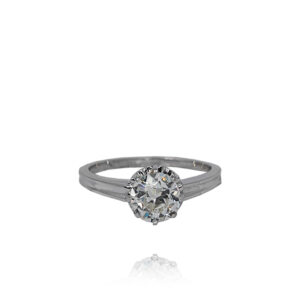 ANEL EM PLATINA COM DIAMANTE