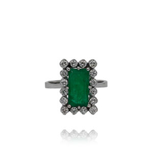ANEL EM OURO COM DIAMANTES E ESMERALDA