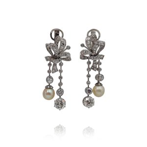 BRINCO EM OURO COM DIAMANTES E PÉROLAS
