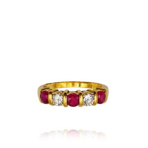 ANEL EM OURO COM DIAMANTES E RUBIS